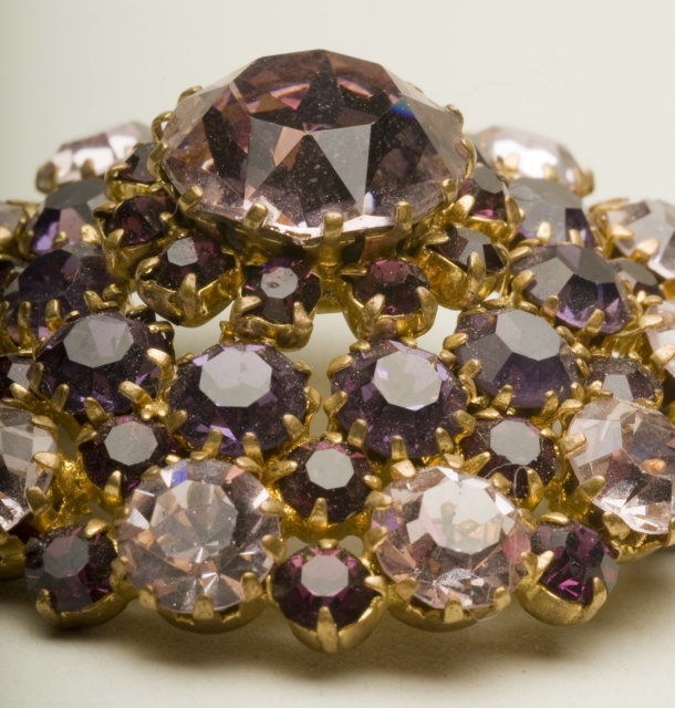 Vintage Round Rhinestone Brooch in Light Amethyst and Purple