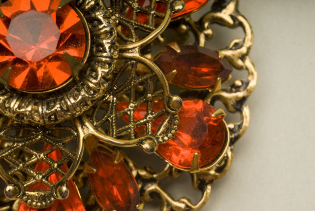 Vintage Hyacinth Glass Rhinestone and Goldtone Filigree Brooch