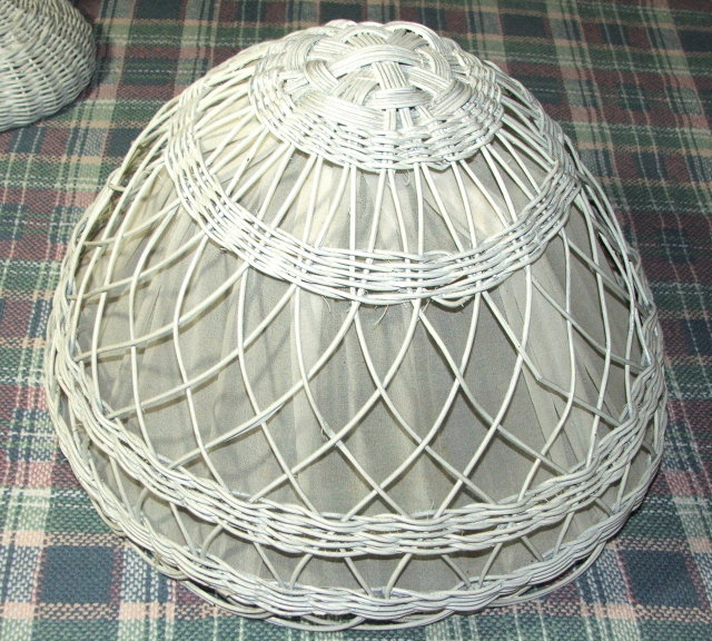 Antique White Wicker Two Light Table Lamp