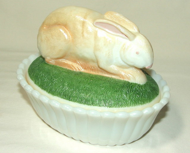 Vintage Westmoreland Hand-Painted Milk Glass Rabbit Dish