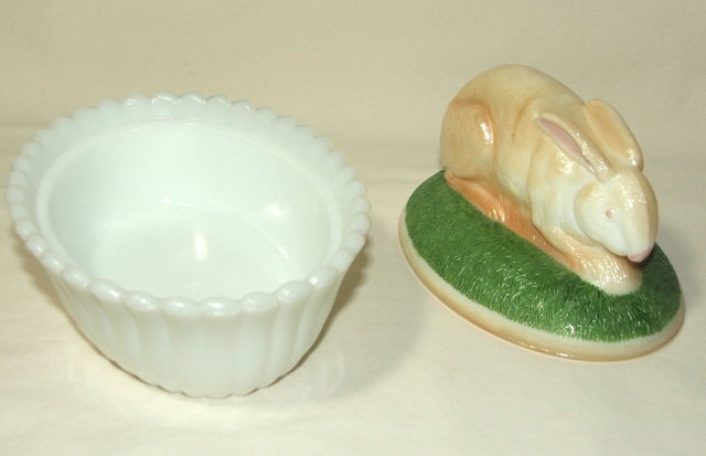 Vintage Westmoreland Hand-Painted Milk Glass Rabbit Dish
