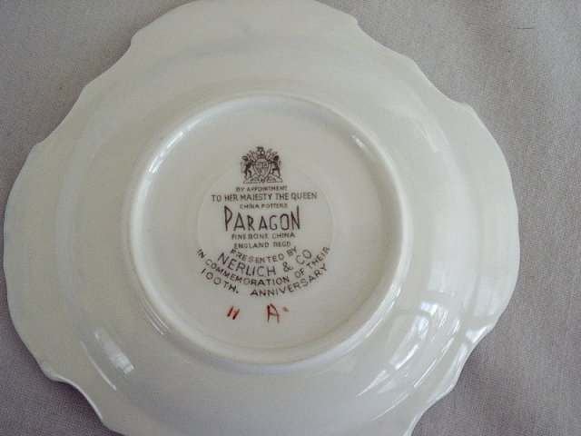 Paragon Commemoration Queen of England Pin Dish