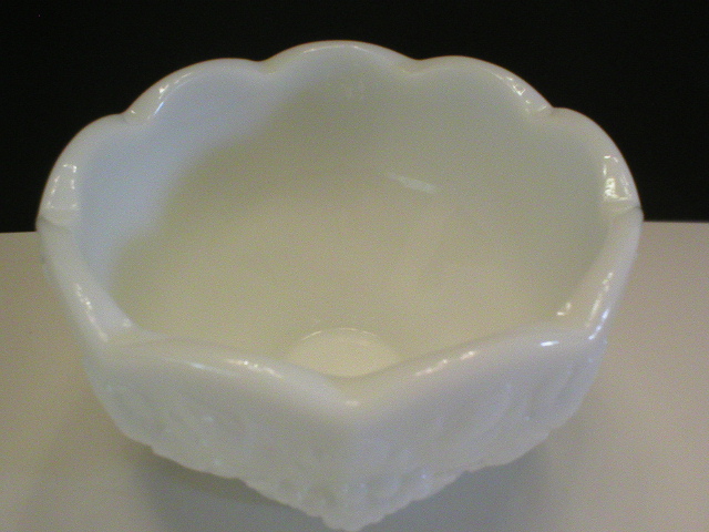 Pretty Westmoreland Milk Glass Grape Pattern Cocktail Fruit Bowl