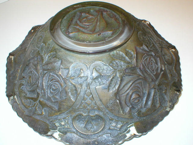 Goofus Glass Ruffled Bowl - Roses in the Snow