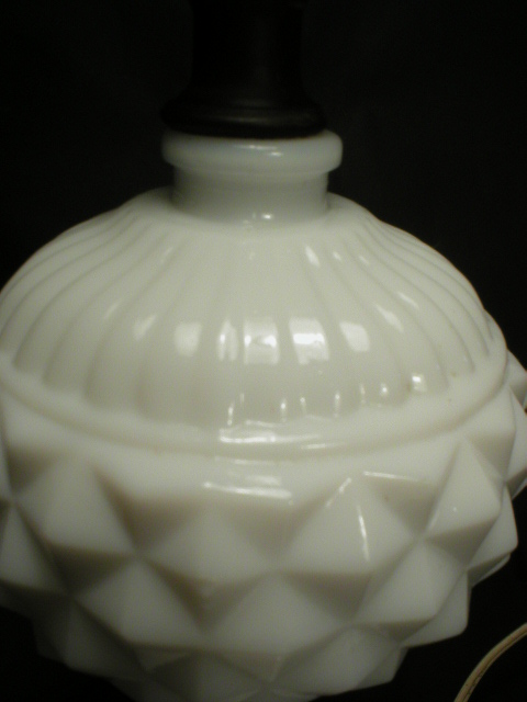 Pretty and Shabby Chic Diamond Pattern Milk Glass Lamp