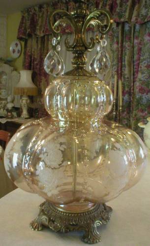 Irridescent Glass Roses Prism Lamp