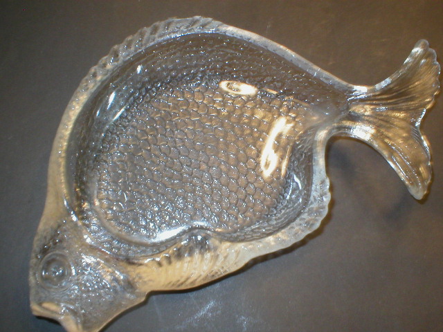 Really Nice Figural Glass Fish Bone Dish