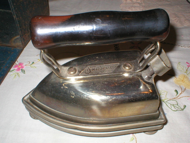 1921 Sunbeam Electric Iron w/ Steel Box