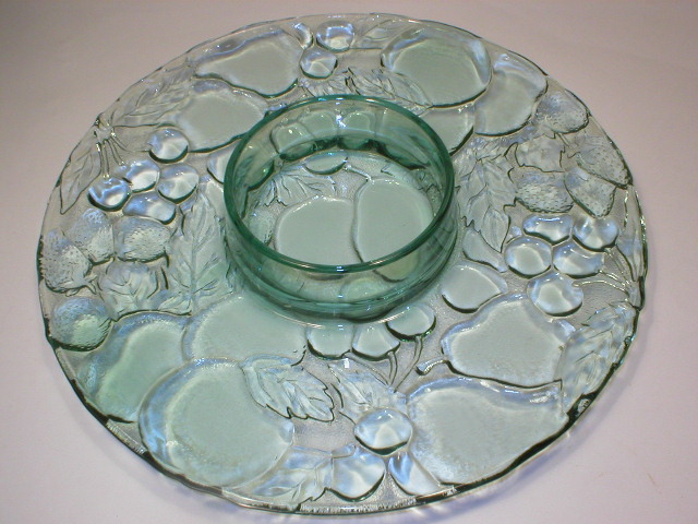 Pretty Blue Indiana Glass Fruit Pattern Chip & Dip