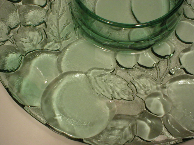 Pretty Blue Indiana Glass Fruit Pattern Chip & Dip