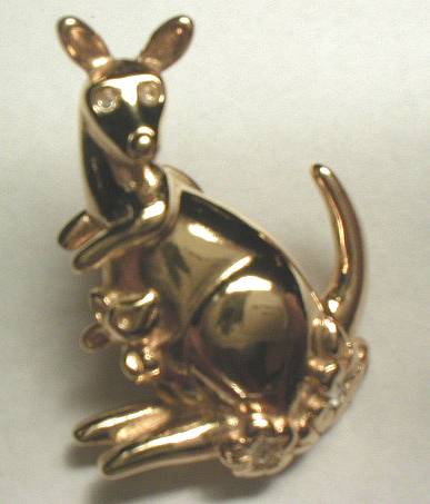 Avon Goldtone Kangaroo Lapel Pin