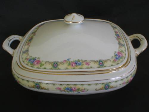 Gorgeous Crooksville China Square Covered Cassarole