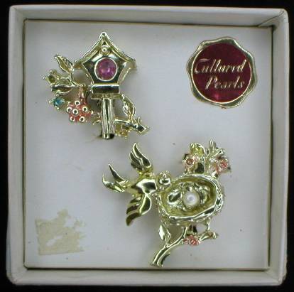 Sweet Pair of Vintage Bird Scatter Pins