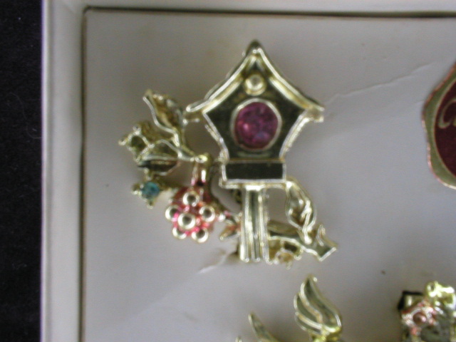 Sweet Pair of Vintage Bird Scatter Pins