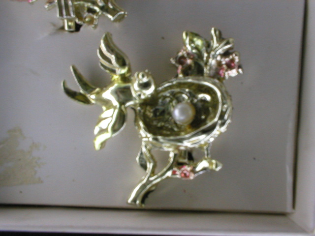 Sweet Pair of Vintage Bird Scatter Pins