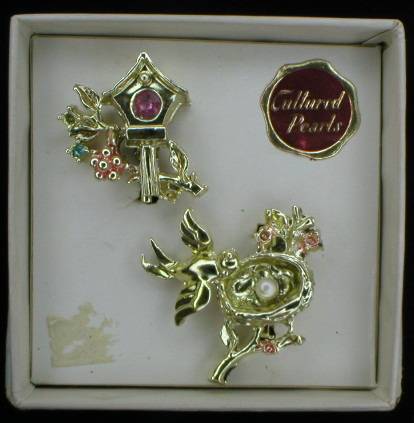 Sweet Pair of Vintage Bird Scatter Pins