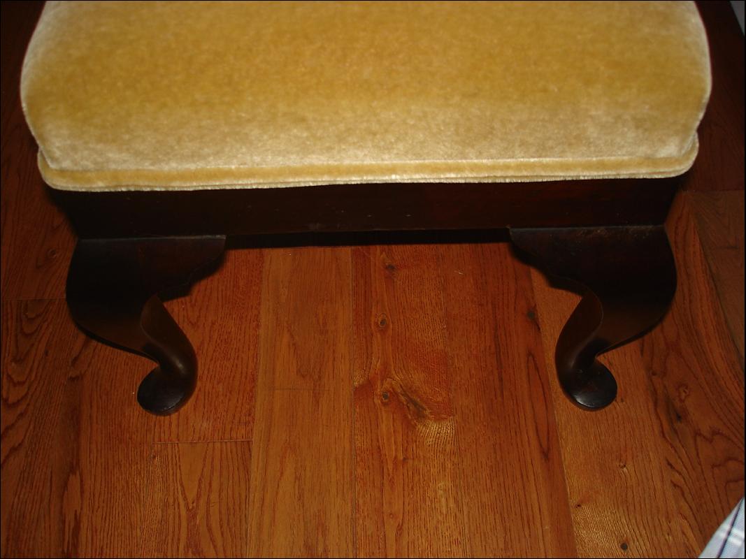 Queen Anne Mahgonay Bench