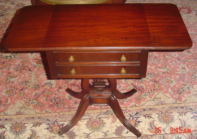 Duncan Phyfe drop leaf table