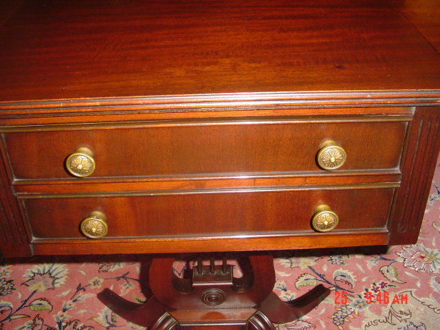 Duncan Phyfe drop leaf table