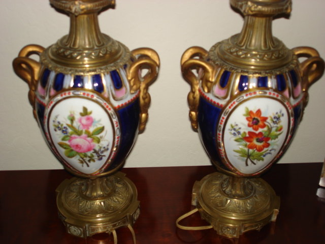 Louis VX Pocelain& Ormolu Urns