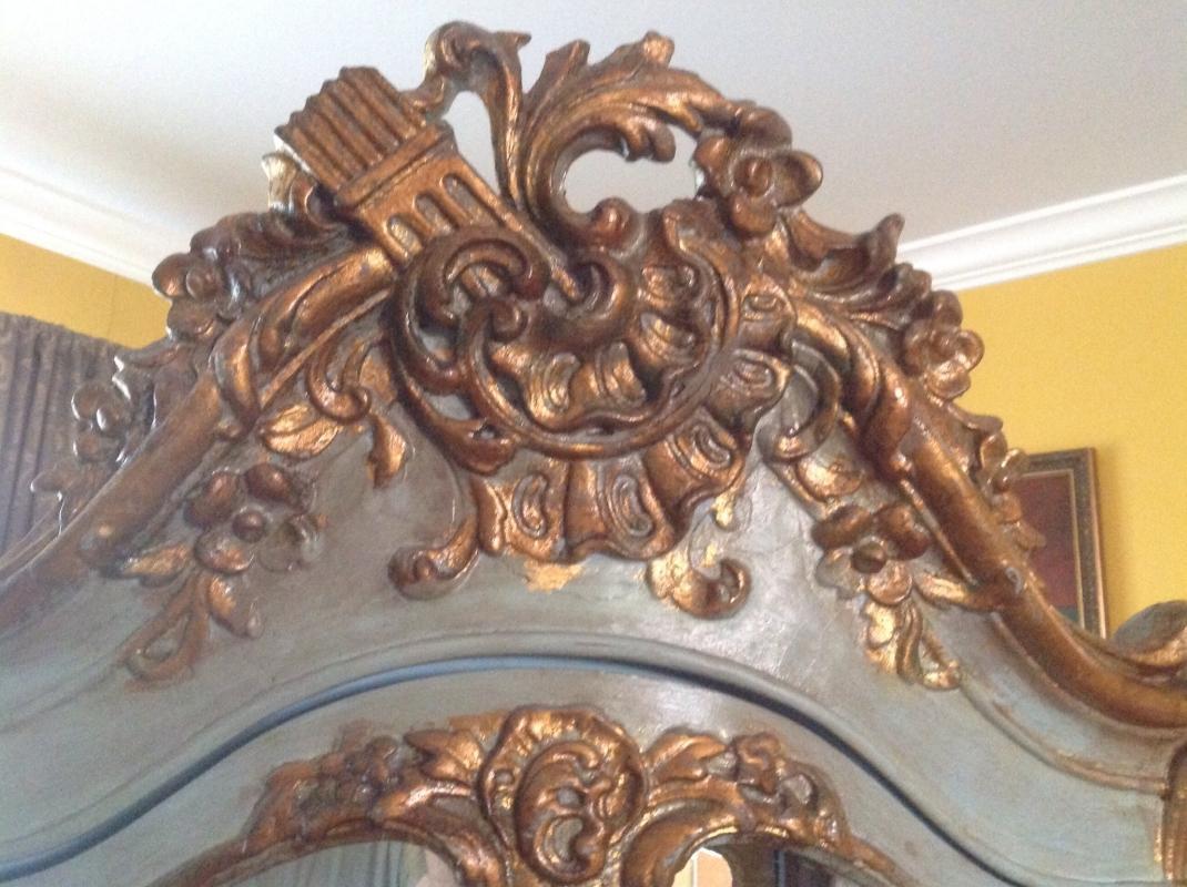 Louis XVI Vitrine