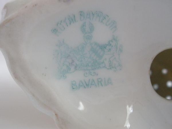 Royal Bayreuth Shell Salt