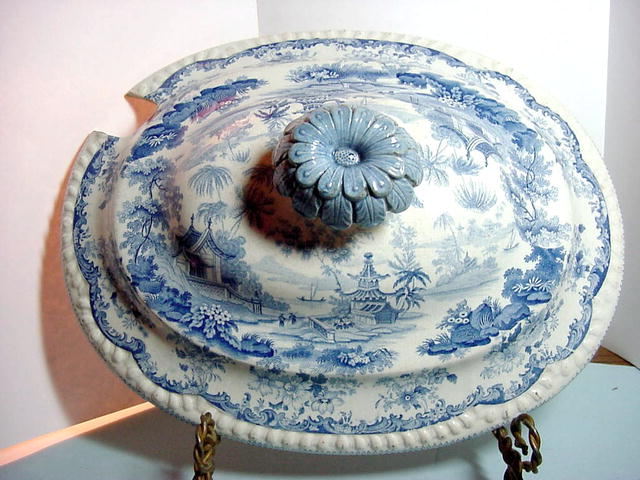 Staffordshire Blue Tureen Cover c1820.