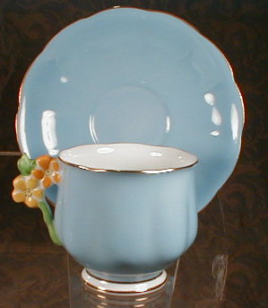 FLOWER Handle Cup & Saucer Royal ALBERT Crown