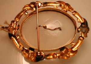 Victorian Brooch Coral, Gold ANTIQUE