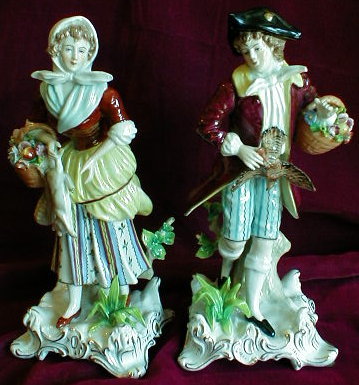 Sitzendorf DRESDEN Figurines - HUNTING Couple -
