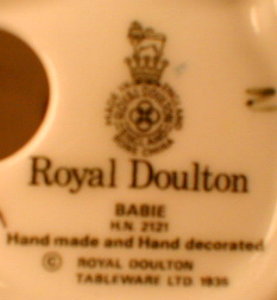 Royal DOULTON Babie Figurine - HN 2121 -
