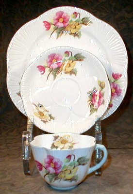 Shelley BEGONIA Trio DAINTY - Cup Saucer PLATE-
