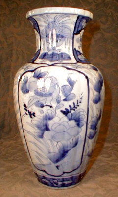 ORIENTAL Vase BIRDS & Peonies - BLUE & White -