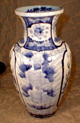 ORIENTAL Vase BIRDS & Peonies - BLUE & White -