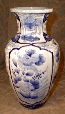 ORIENTAL Vase BIRDS & Peonies - BLUE & White -