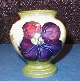 MoorCroft CLEMATIS Vase GREEN - Vintage -