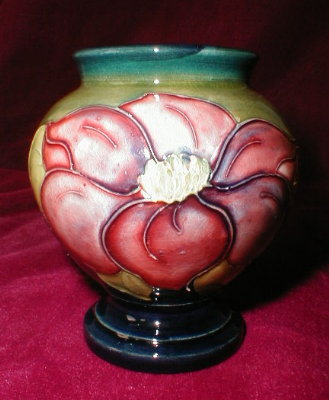 Moorcroft CLEMATIS Vase BLUE - England -