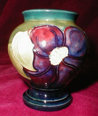 Moorcroft CLEMATIS Vase BLUE - England -