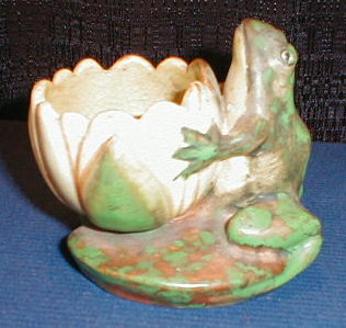 Weller Coppertone Frog & Lotus Vase