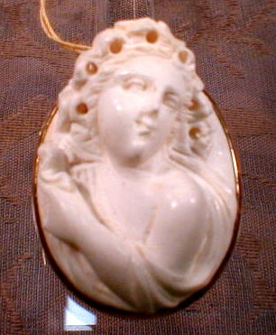 Hard STONE Cameo PIN High Relief 14k Gold -
