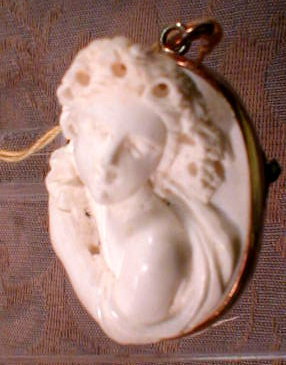 Hard STONE Cameo PIN High Relief 14k Gold -