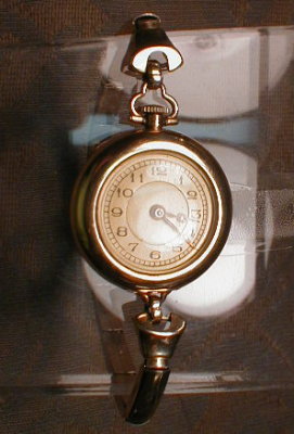 Welta 14k Wristwatch 15 J Swiss - ANTIQUE -