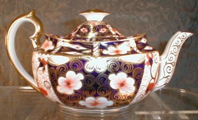 IMARI Royal CROWN Derby TEApot - 1930s -