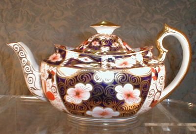 IMARI Royal CROWN Derby TEApot - 1930s -