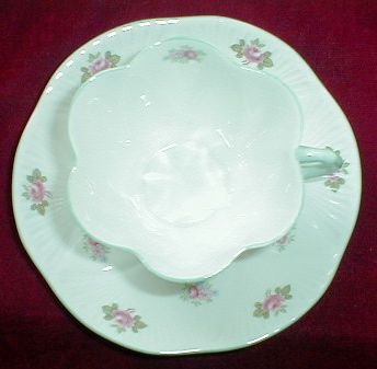 SHELLEY Rosebud DAINTY Teacup & Saucer