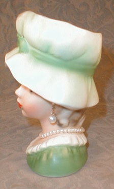 Head VASE Colonial TEEN Inarco E5882 -Earrings-