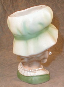 Head VASE Colonial TEEN Inarco E5882 -Earrings-