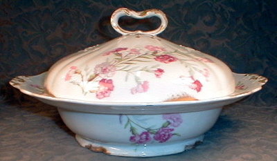 LIMOGES Covered VEGETABLE Carnations -ANTIQUE-