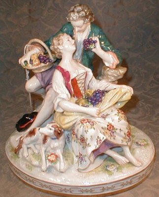 Royal VIENNA Figural GROUP - ANTIQUE -