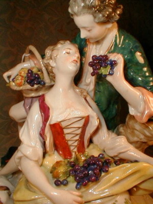 Royal VIENNA Figural GROUP - ANTIQUE -